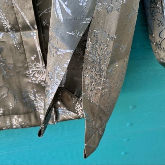 SILVER Lamé SILK OLIVE GREEN BUTTON DOWN OVERSIZED WHIMSIGOTH BLOUSE SMALL NEW - Picture 4 of 11